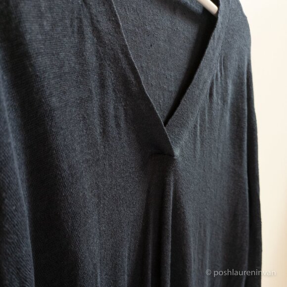 Aritzia Babaton V-Neck Midcentury 100% Linen Sweater – Navy – US Small - Picture 9 of 16